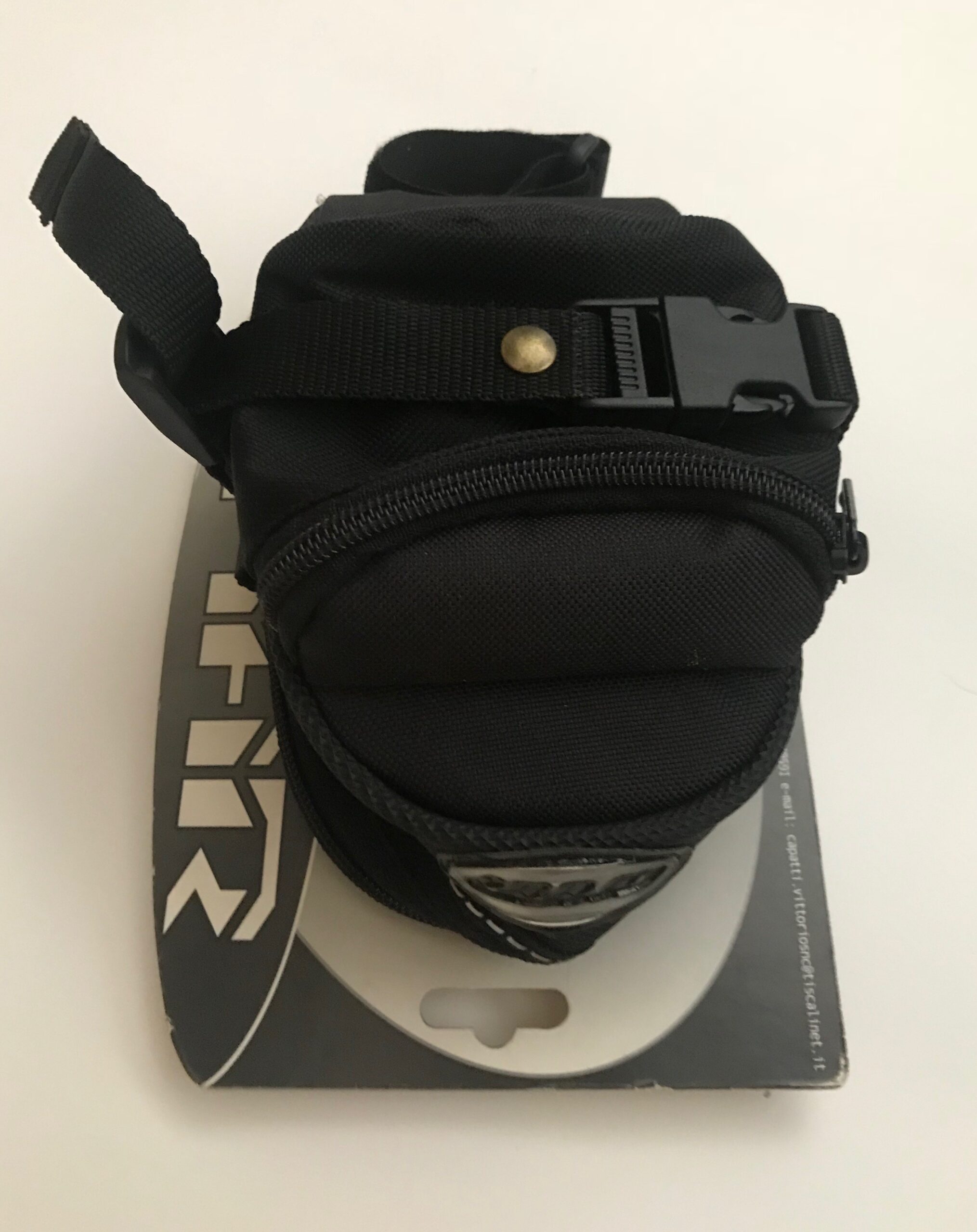 Torbica za pod sedež Cmar