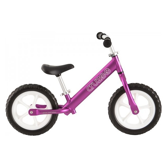 Poganjalec Cruzee (z belimi kolesi)